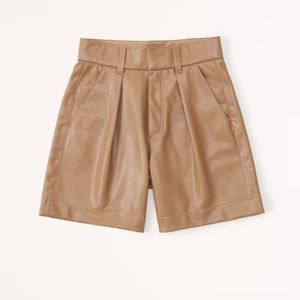 NWT Abercrombie 6 Inch Vegan Leather Tailored Shorts, M
